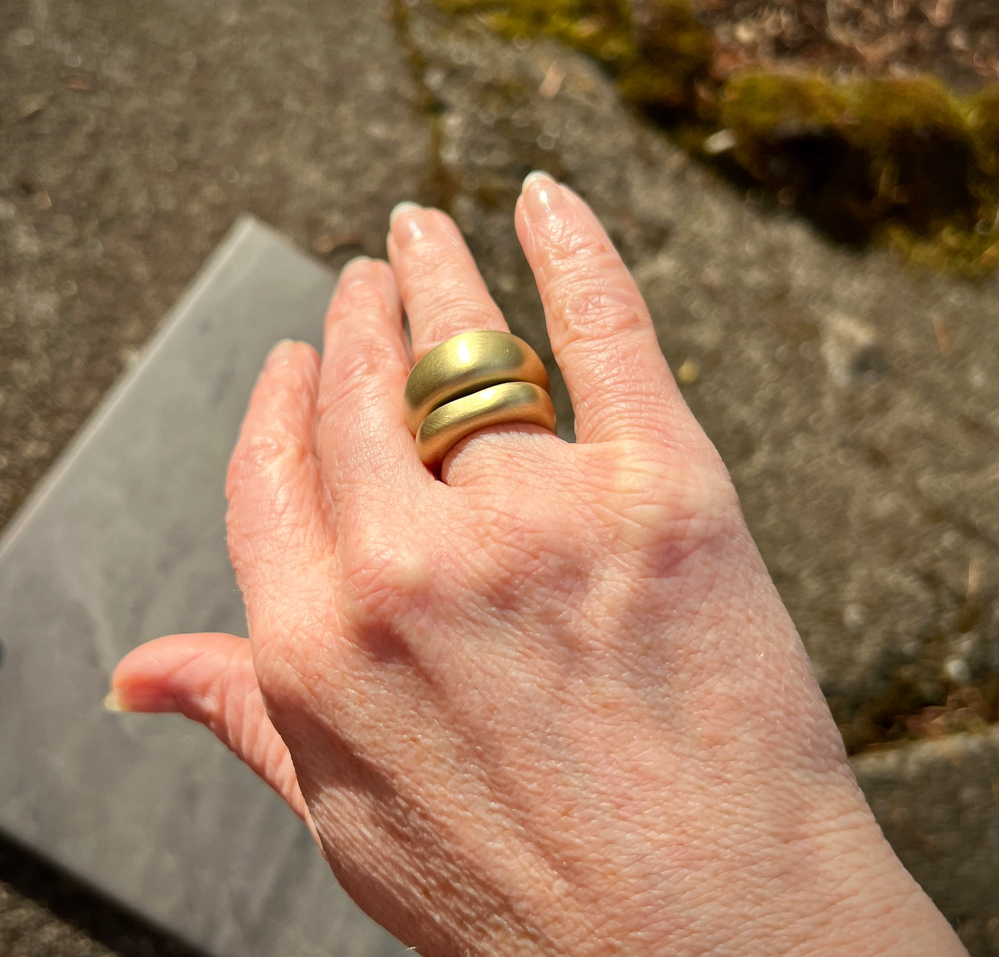 Hillside Signet